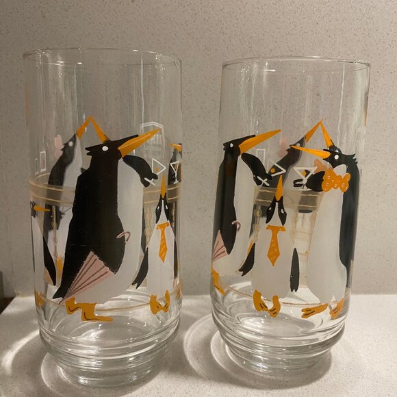 2 RARE Vintage USA GASOLINE Station Tuxedo Martini PENGUIN DRINKING GLASSES - Picture 2 of 11